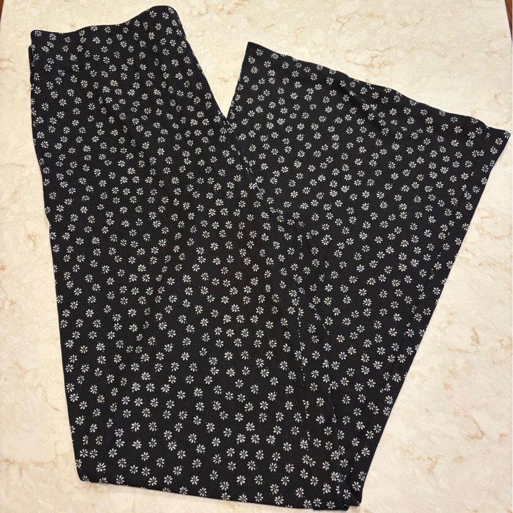Arula Wide Leg Daisy Pants - size A (1x)